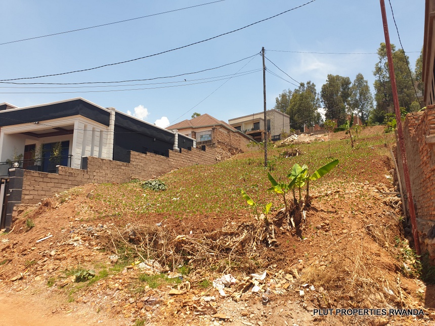 Big land for sale in Rebero.