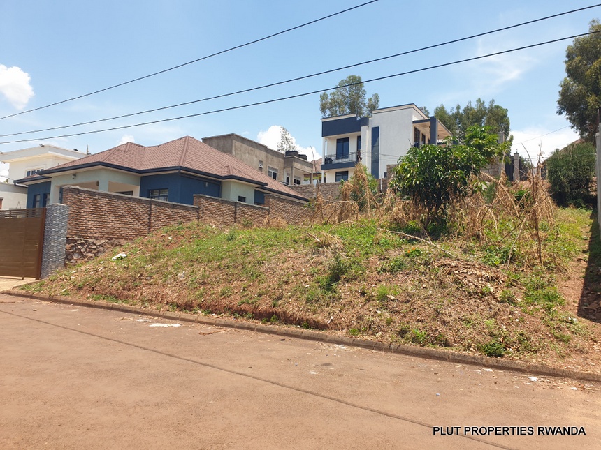 Buy land in Rebero.
