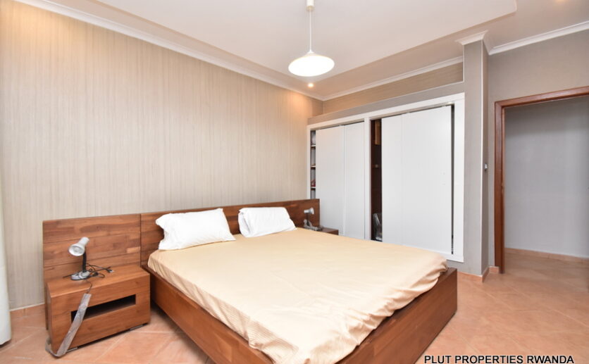 fully furnished house for rent in Kiyovu plut properties (update) (8)
