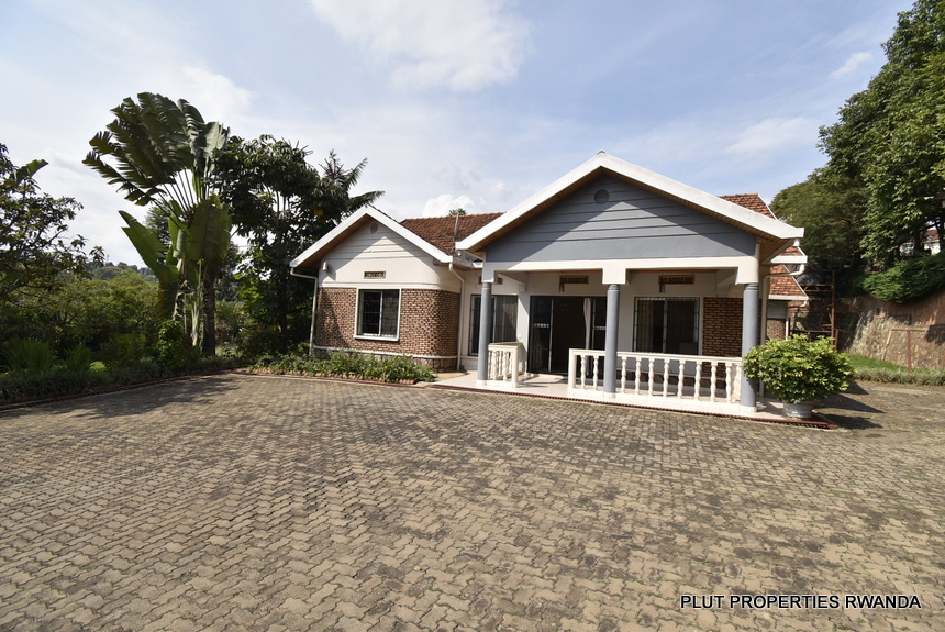 Beautiful house for rent in Nyarutarama.