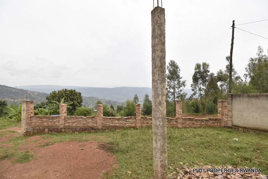 Plot for sale in Ruyenzi