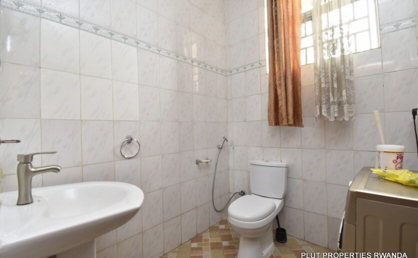 Beautiful house for rent in Kacyiru plut properties (8)
