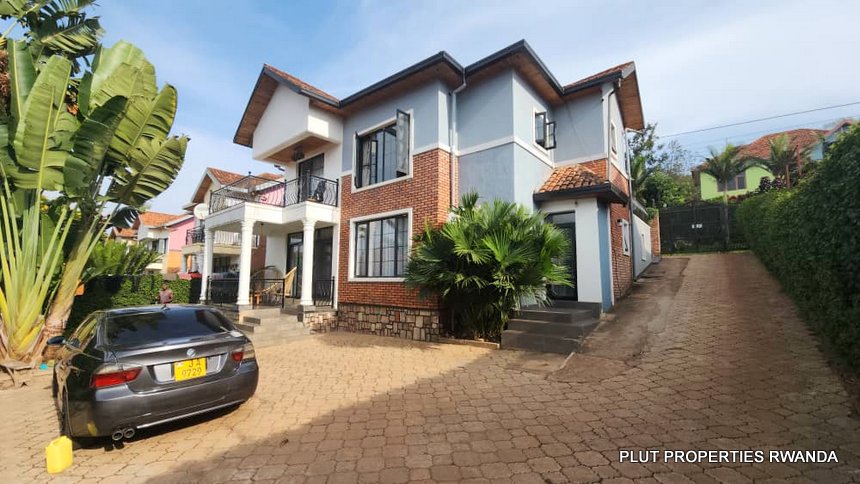 House for sale in Rebero .