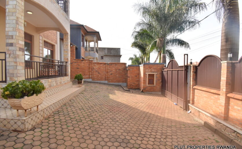 House for rent in Kicukiro plut properties (9)