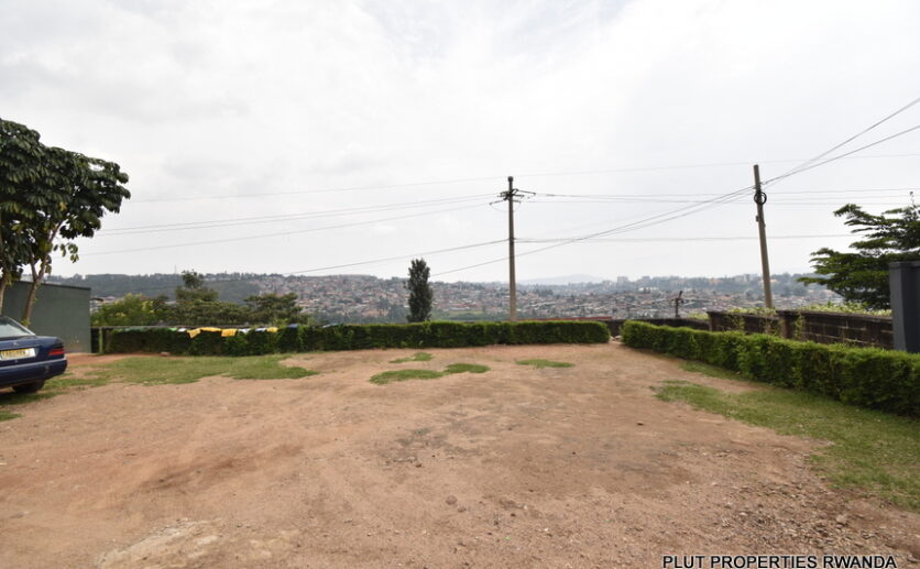 Big plot for sale in Kibagabaga Kigali plut properties (1)