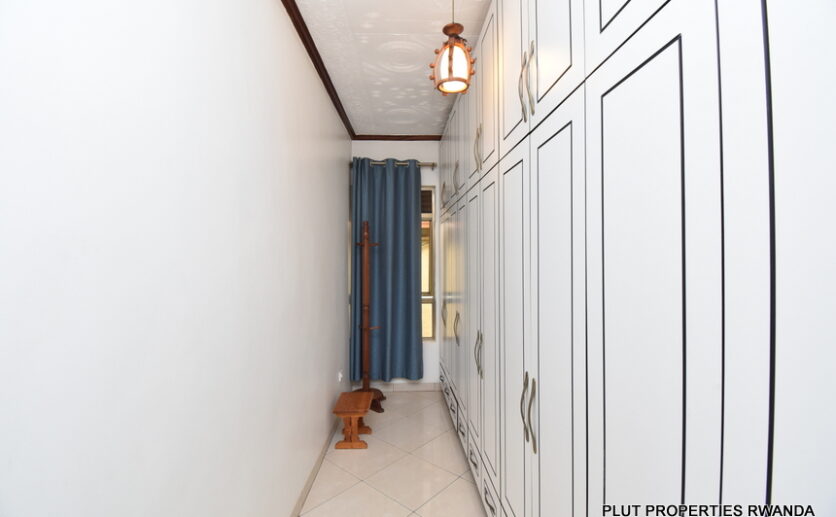 House for rent in Kagugu plut properties (15)
