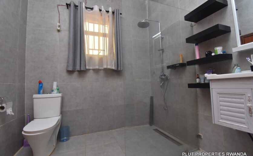 House for rent in Kicukiro plut properties (10)