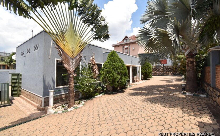 House for rent plut properties (11)
