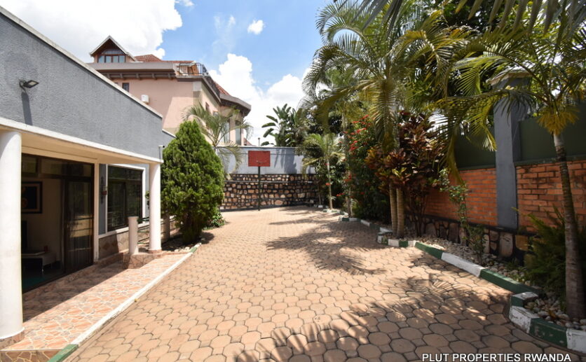 House for rent plut properties (12)