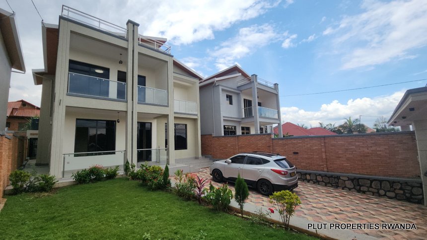 House for sale in Gisozi.