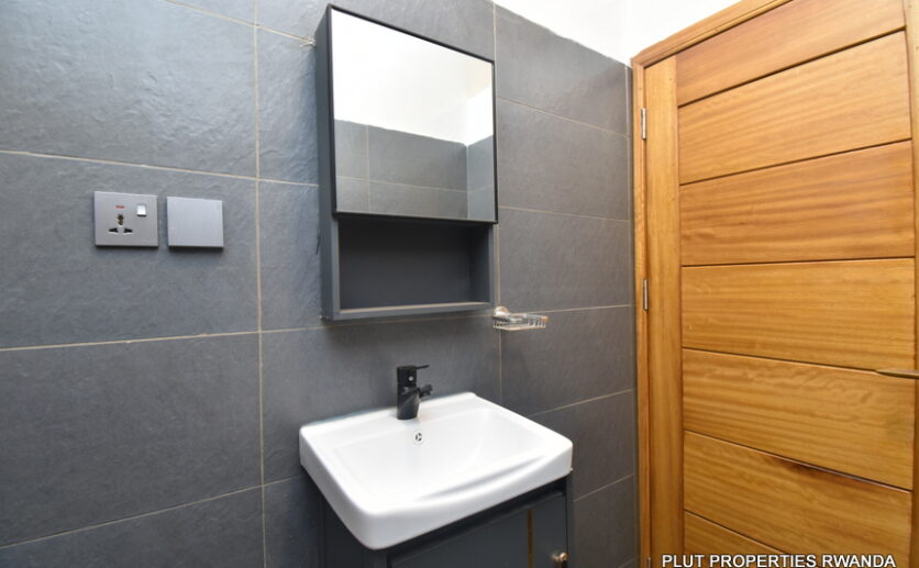Space for rent in Kacyiru plut properties (11)