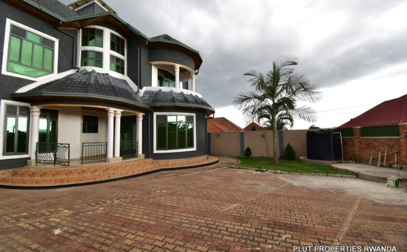 2 houses for rent in Kabeza plut properties (12)