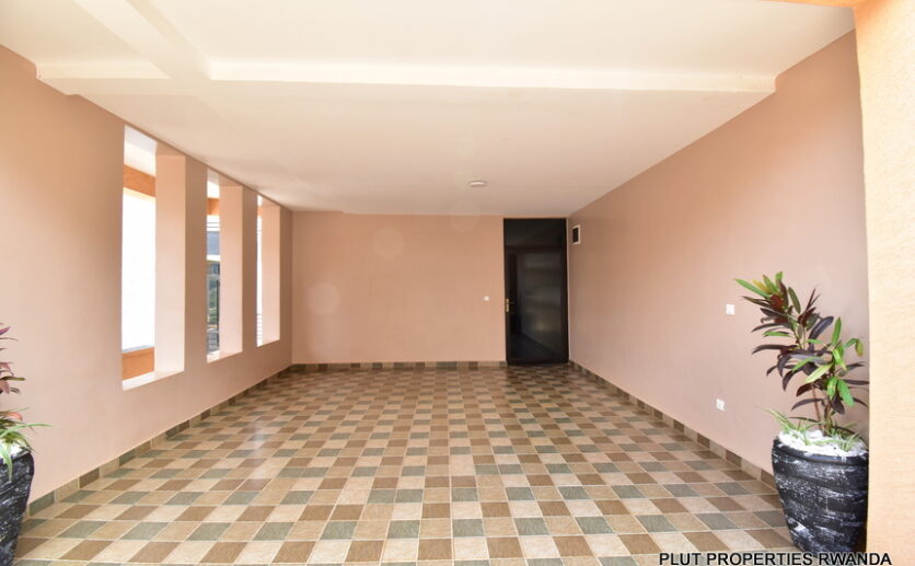 Apartment for rent in Rebero Plut properties (8)