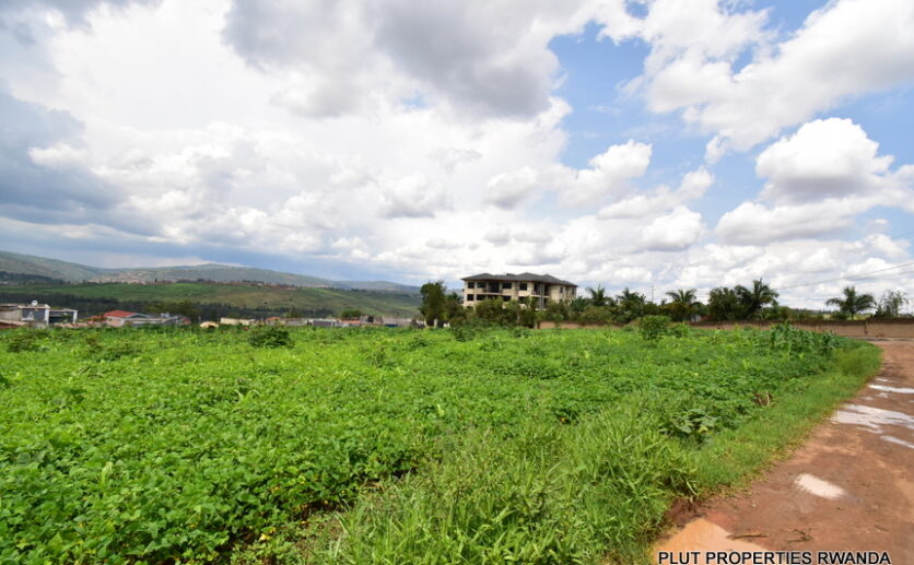 Big land in Gacuriro plut properties (4)