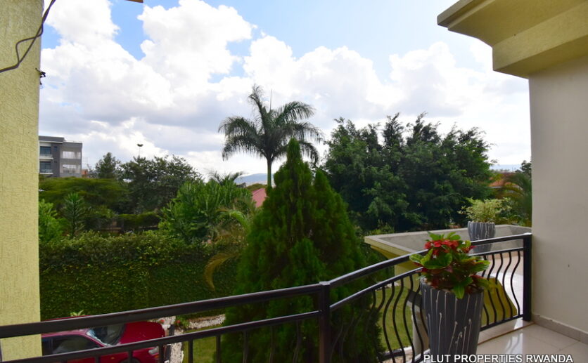 2 bedrooms apartment for rent plut properties (2)