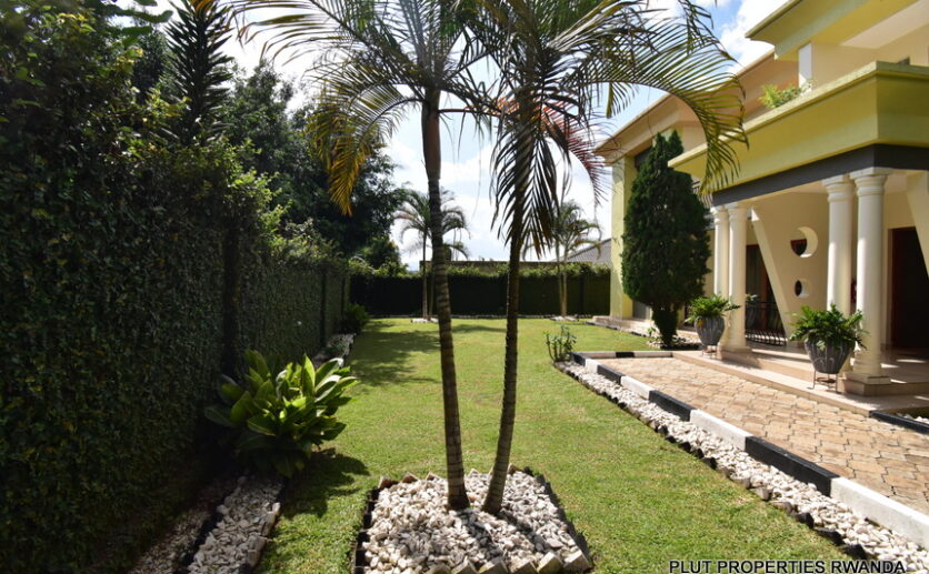 2 bedrooms apartment for rent plut properties (3)
