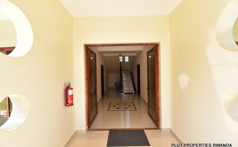 2 bedrooms apartment for rent plut properties (5)
