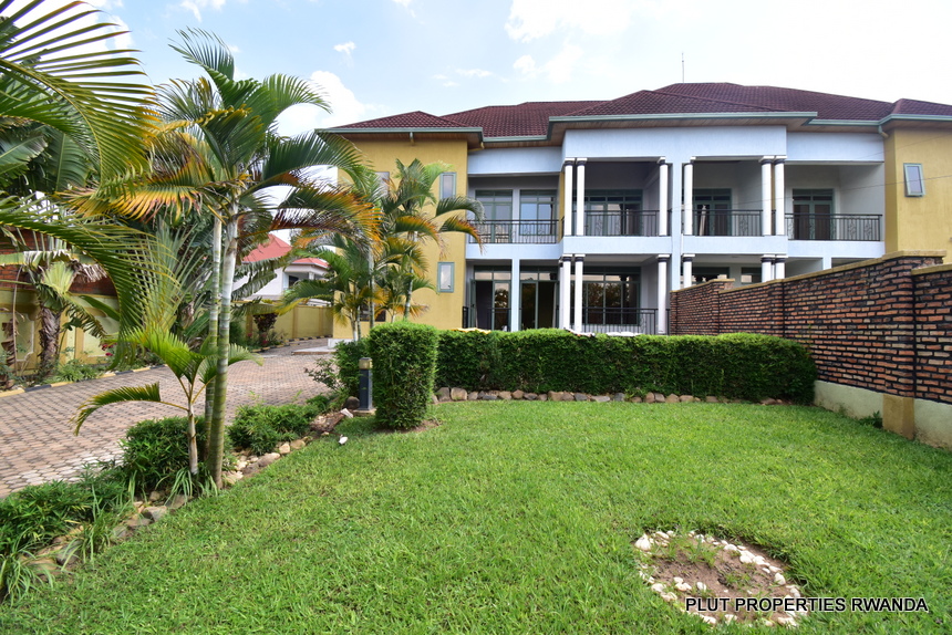 2 houses for sale in Kibagabaga.