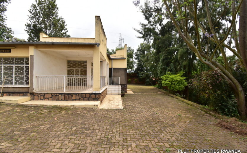 Plot for sale in Kacyiru plut properties (2)