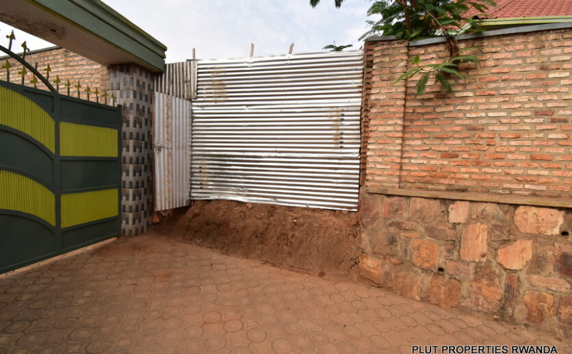 Plot for sale plut properties (4)