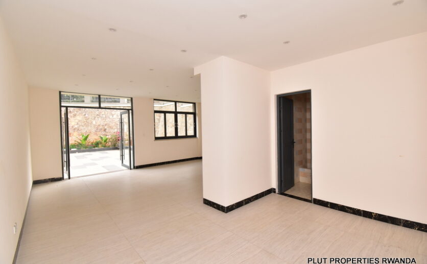 Rent space in City center plut propertes (1)