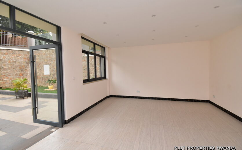Rent space in City center plut propertes (11)