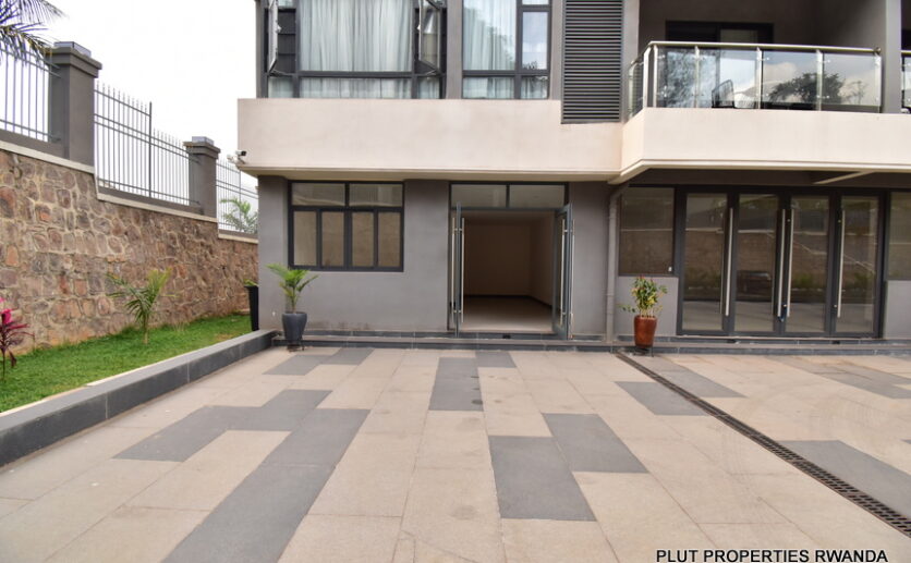 Rent space in City center plut propertes (6)