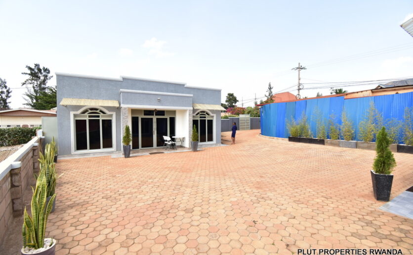 fully furnished house for rent in Kicukiro plut properties (1)