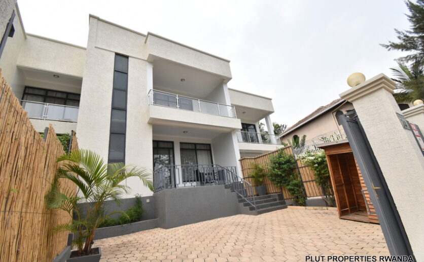 Beautiful house in Nyarutarama plut properties (10)