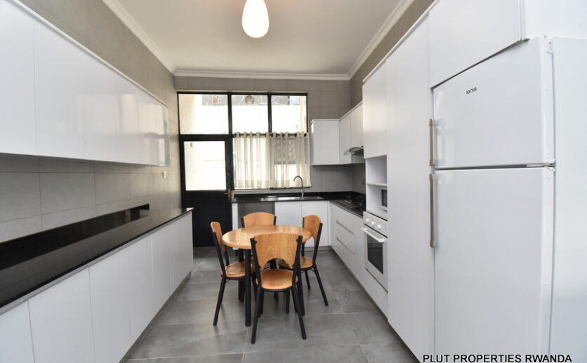 Beautiful house in Nyarutarama plut properties (3)