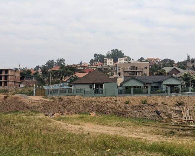 Big plot for sale in Kibagabaga plut properties (2)