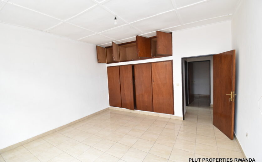 Kicukiro unfurnished house for rent plut properties (12)