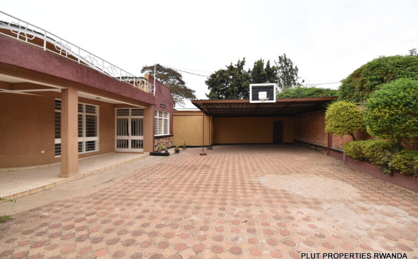 Kicukiro unfurnished house for rent plut properties (5)