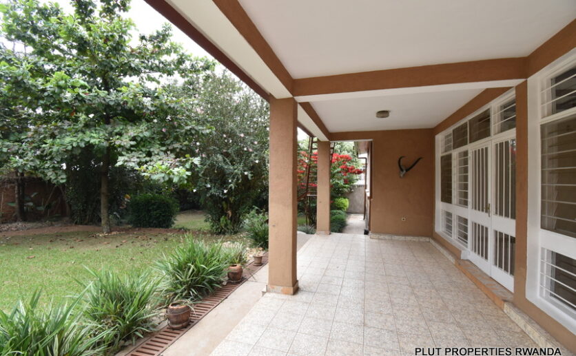 Kicukiro unfurnished house for rent plut properties (7)
