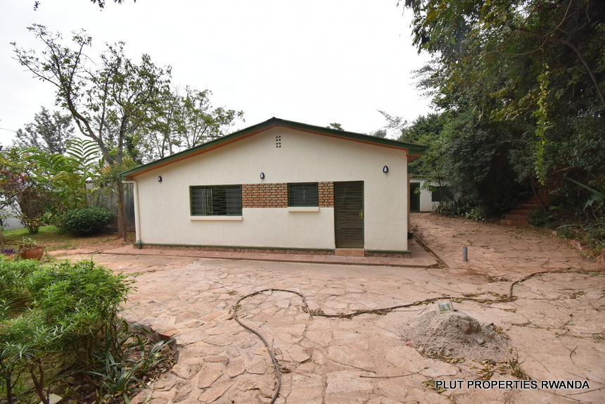 Unfurnished house for Rent in Kiyovu