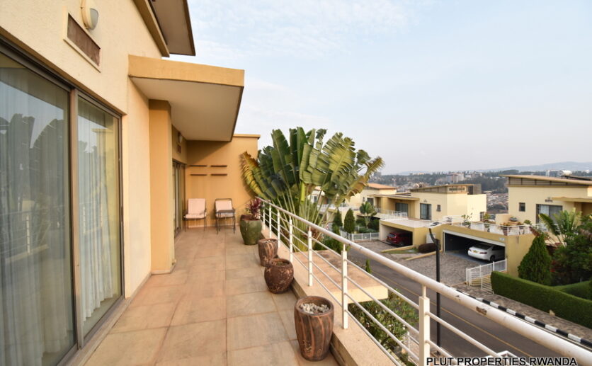 Vision city house for rent plut properties (11)