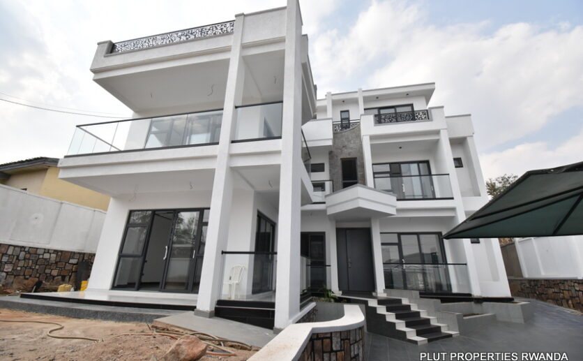 mansion for sale plut properties (9)