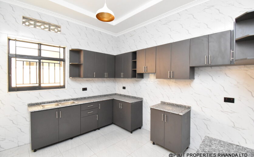 4 Big bedroom house for sale in Kanombe plut properties (8)