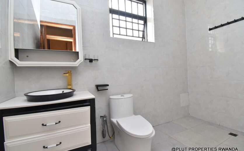 Beautiful 2 storey house in Kibagabaga plut properties (2)