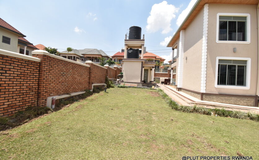 Big 8 bedroom house for rent plut properties (17)