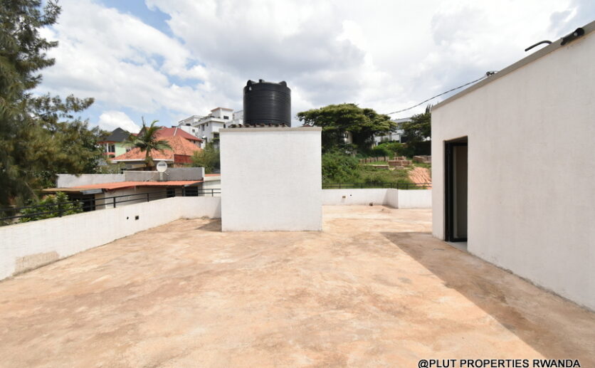 Beautiful house for sale in Kibagabaga plut properties (1)