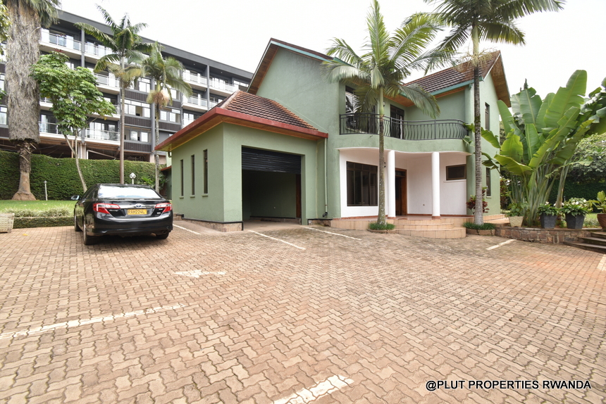 Big house for rent in Nyarutarama Kigali