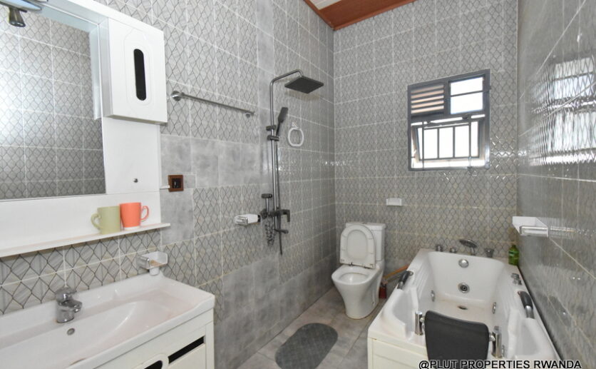 unfurnished house for rent in Kibagabaga plut properties (8)
