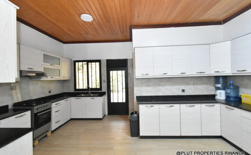 Beautiful furnished house for rent in Rebero plut properties (8)