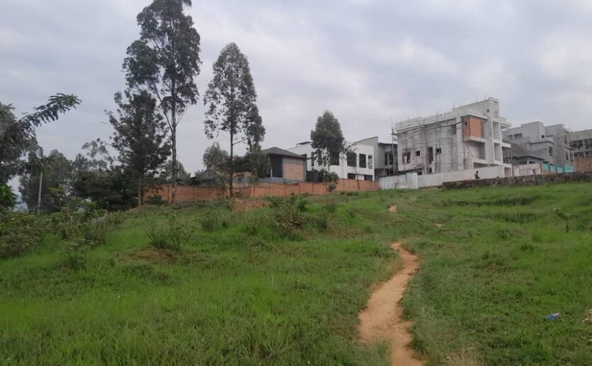 Big plor for sale plut properties (5)