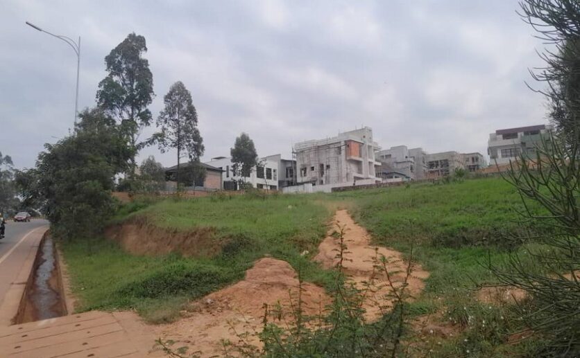 Big plor for sale plut properties (7)