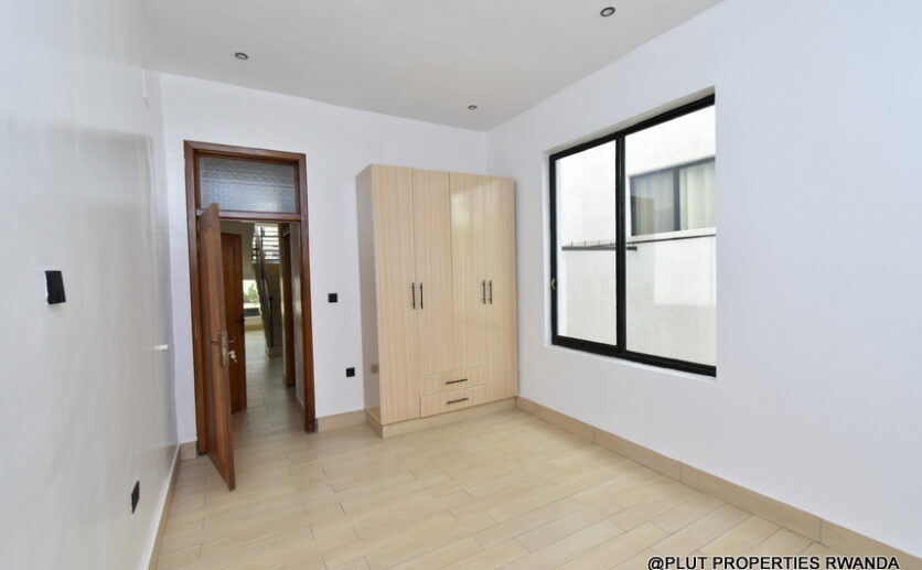 Beautiful house in Kibagabaga plut properties (5)
