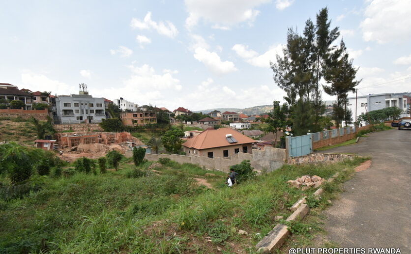 Big Kibagabaga plot for sale plut properties (2)