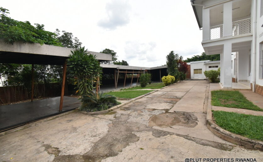 8 big bedrooms for sale in Kimihurura plut properties (11)