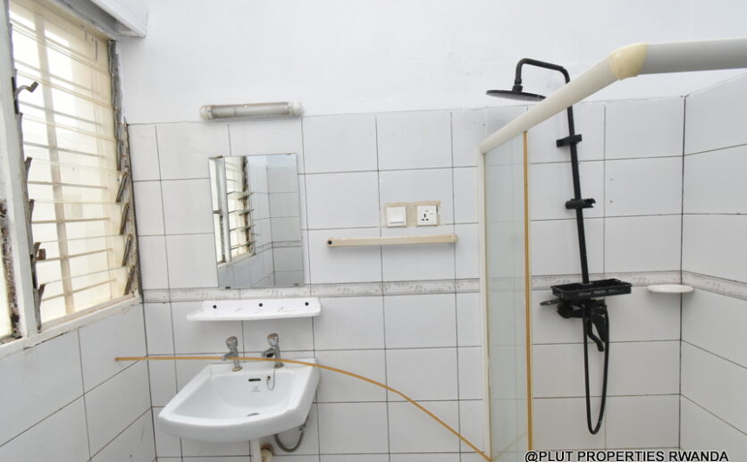 8 big bedrooms for sale in Kimihurura plut properties (6)